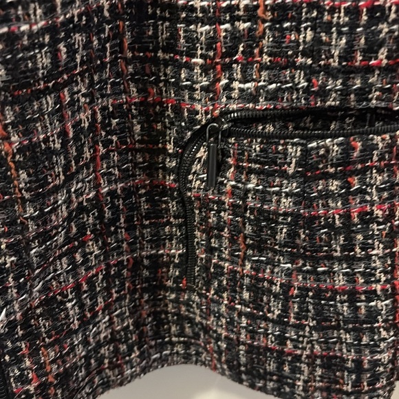 Akris Punto - Bergdorf Goodman - Black and Red Blazer with Tweed Texture - Sz 10 - Picture 3 of 8